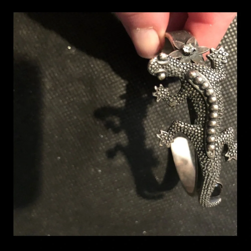 Mary De Marco salamander cuff bracelet Rare Very lifelike  detail Eyecatching